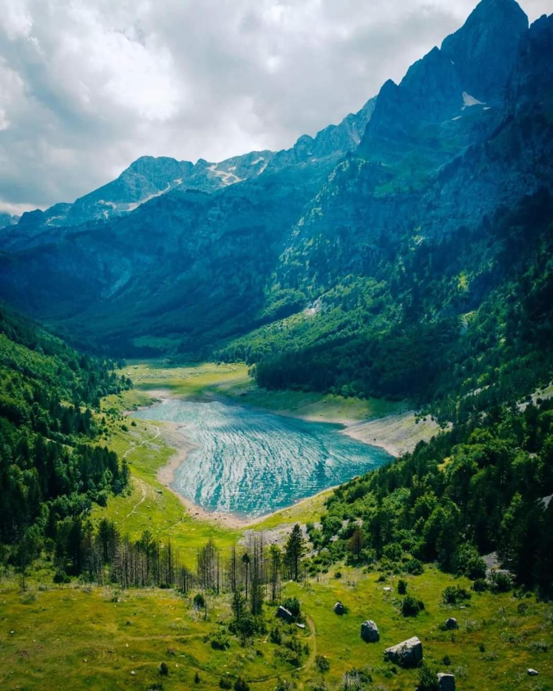 Отель Ethno Katun Rosi Agrotourism Gusinje Экстерьер фото