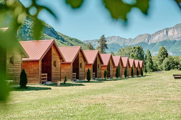 Отель Ethno Katun Rosi Agrotourism Gusinje Экстерьер фото