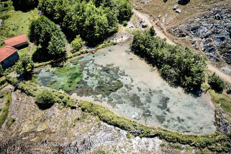 Отель Ethno Katun Rosi Agrotourism Gusinje Экстерьер фото