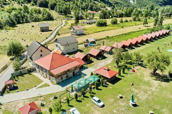 Отель Ethno Katun Rosi Agrotourism Gusinje Экстерьер фото
