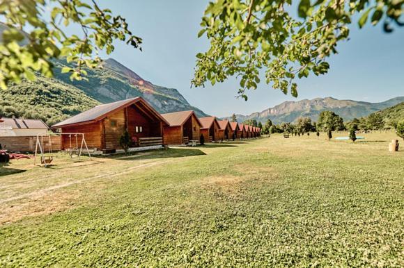 Отель Ethno Katun Rosi Agrotourism Gusinje Экстерьер фото