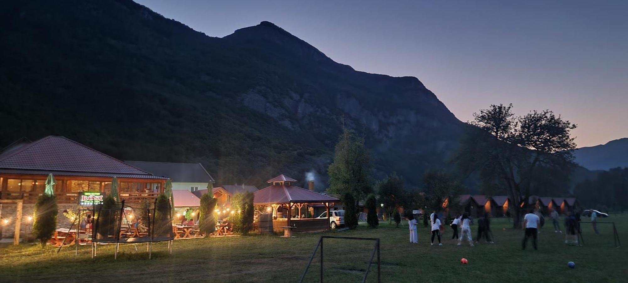Отель Ethno Katun Rosi Agrotourism Gusinje Экстерьер фото