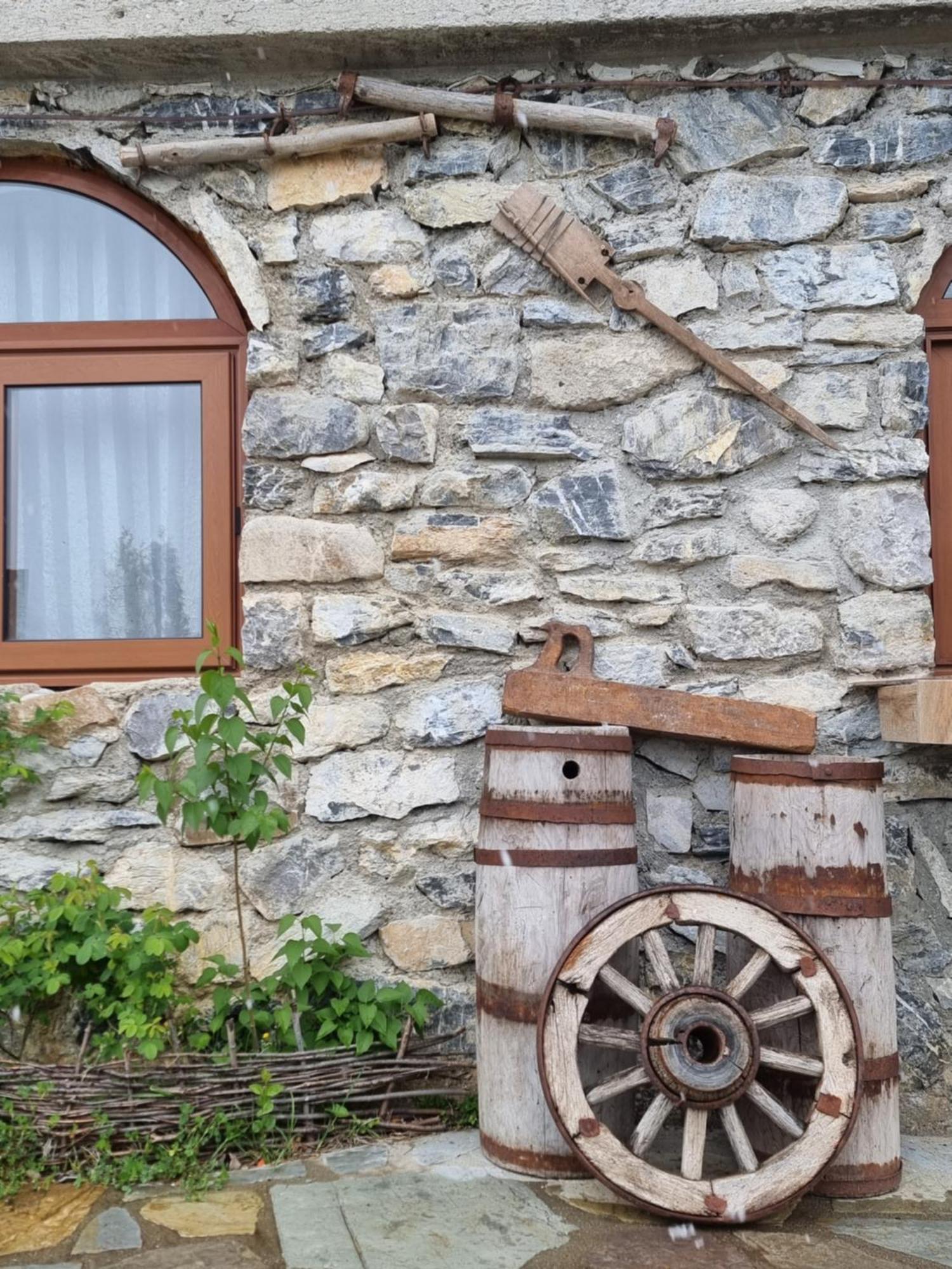 Отель Ethno Katun Rosi Agrotourism Gusinje Экстерьер фото